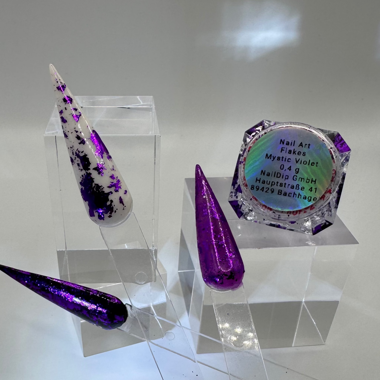 Nail Art Flakes – Mystic Violet Blattgold Effekt (0,4g Dose)